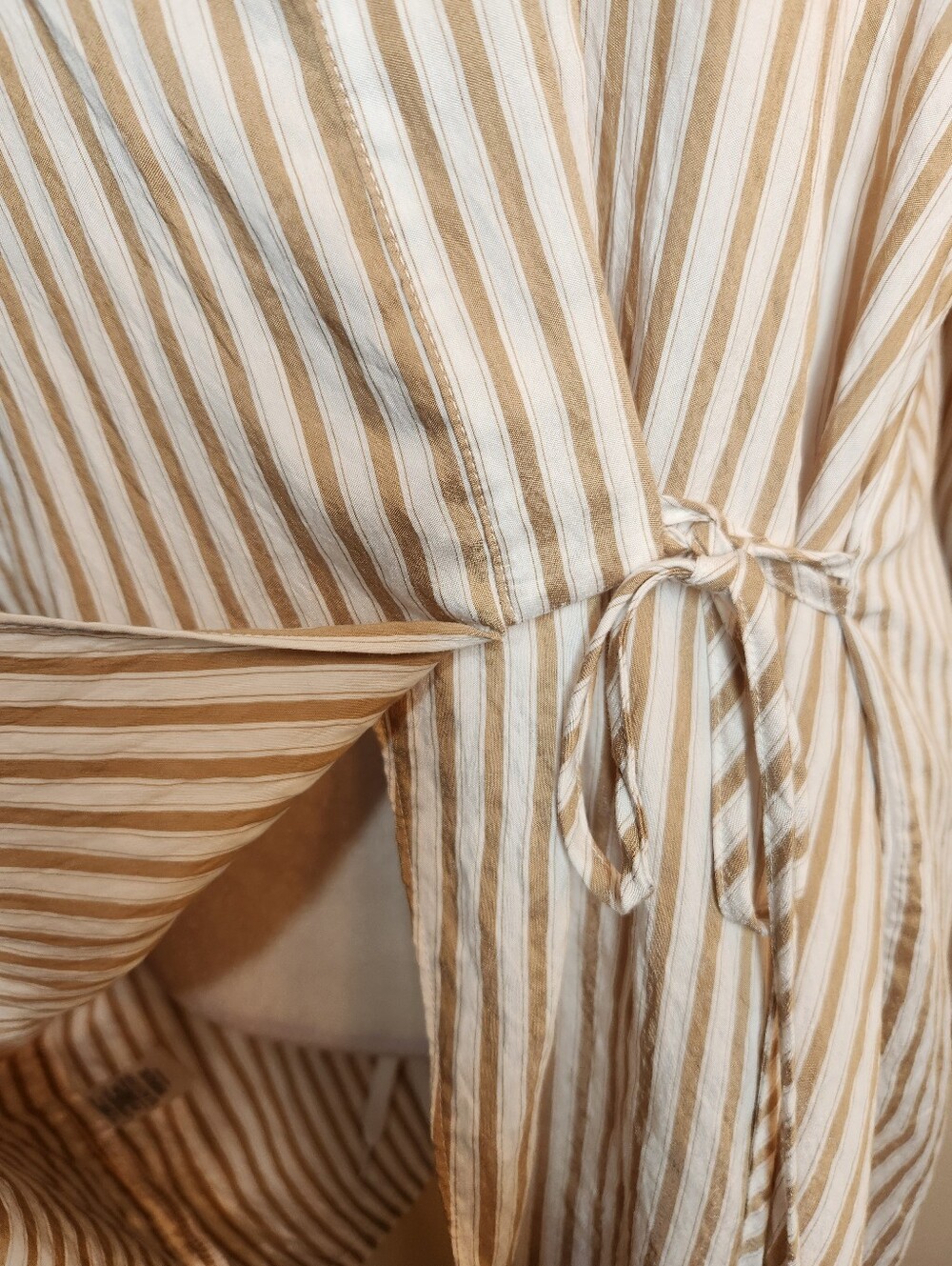 NEW Loft Beige Striped Top with Asymmetrical Tie Size Medium - Picture 5 of 7